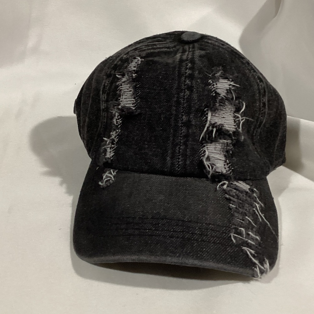 Distressed Black Denim Cap‎